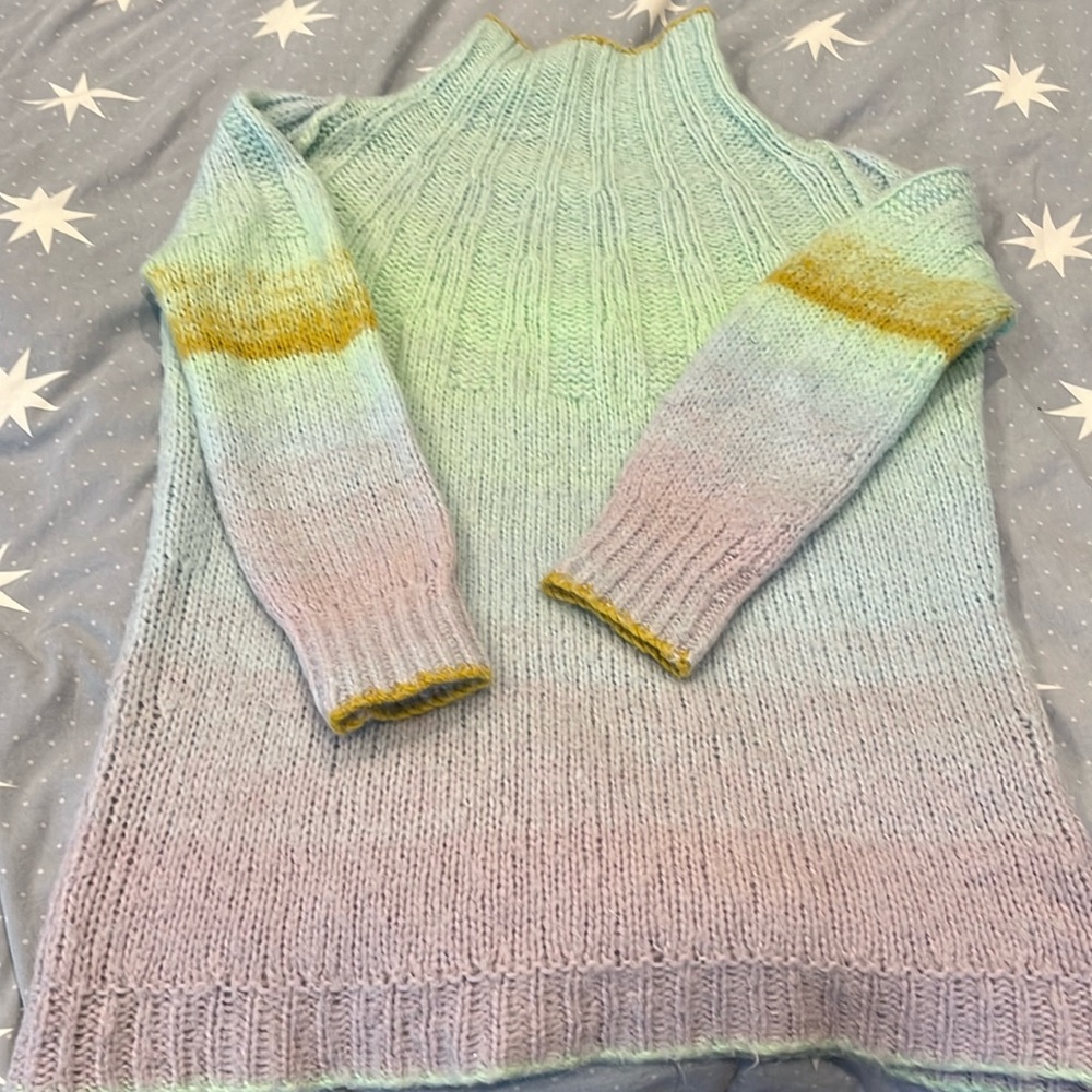 Anthropology Women’s Sweater Small